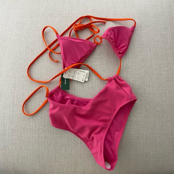 Pink monokini with orange enamel flower - Picture 4 of 4
